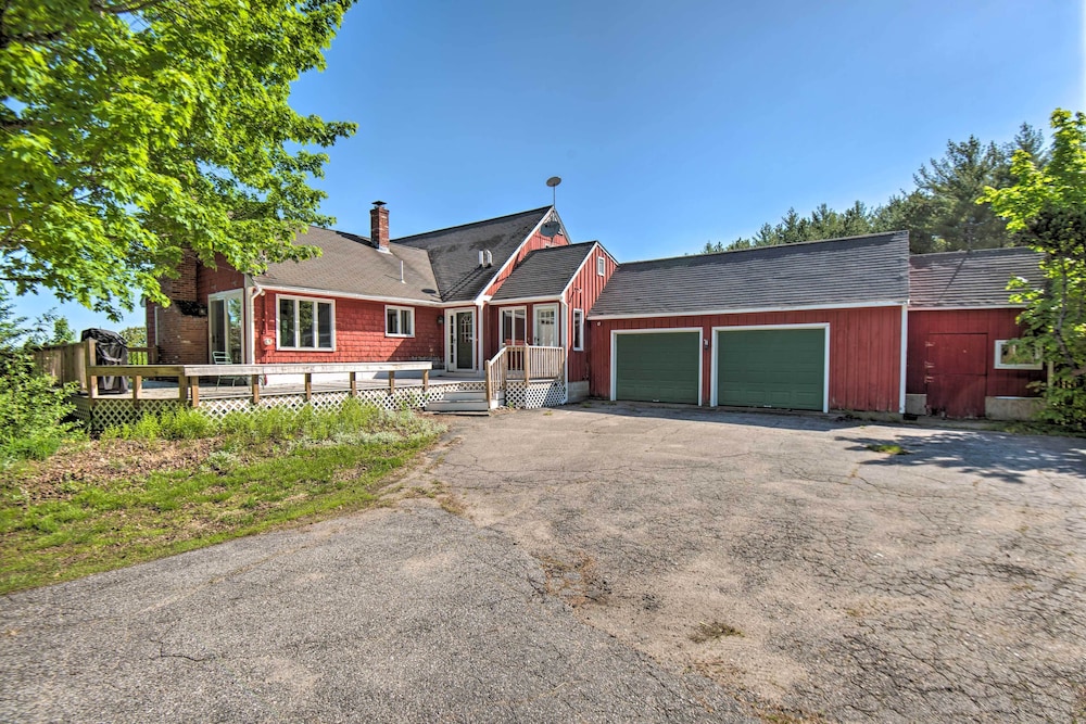 Parsonsfield Vacation Rental Near Skiing and Lakes — 4-Star Luxury Hotel in Freedom, United States