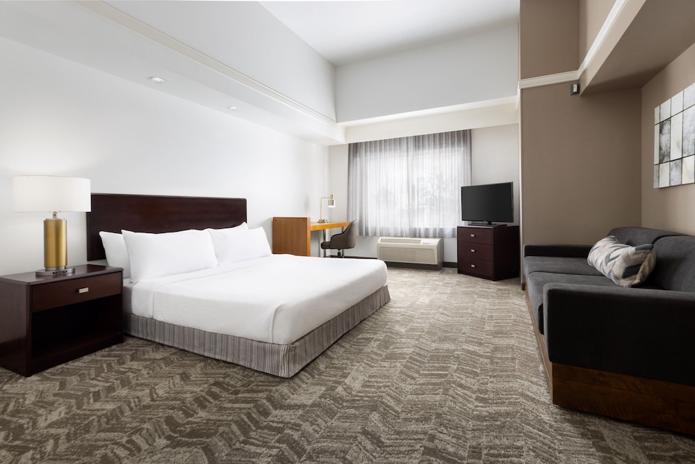 SpringHill Suites by Marriott Fresno - photo 13