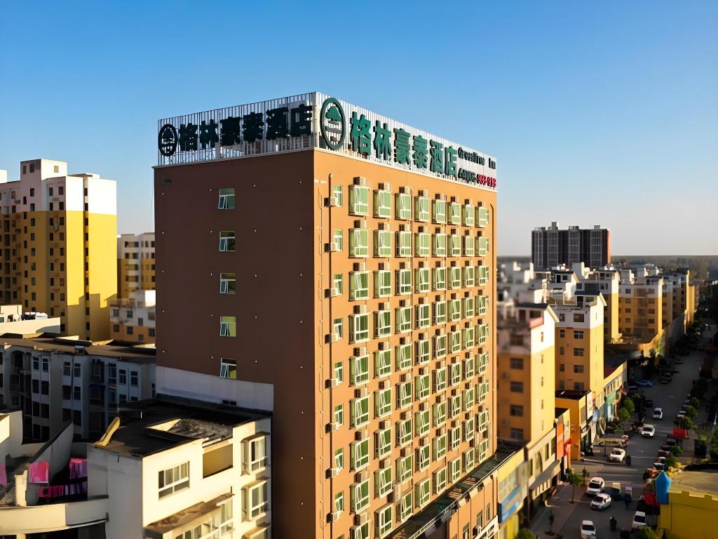 GreenTree Inn Zhumadian Xincai County Yueliang Bay Hotel in Zhumadian, People's Republic of China
