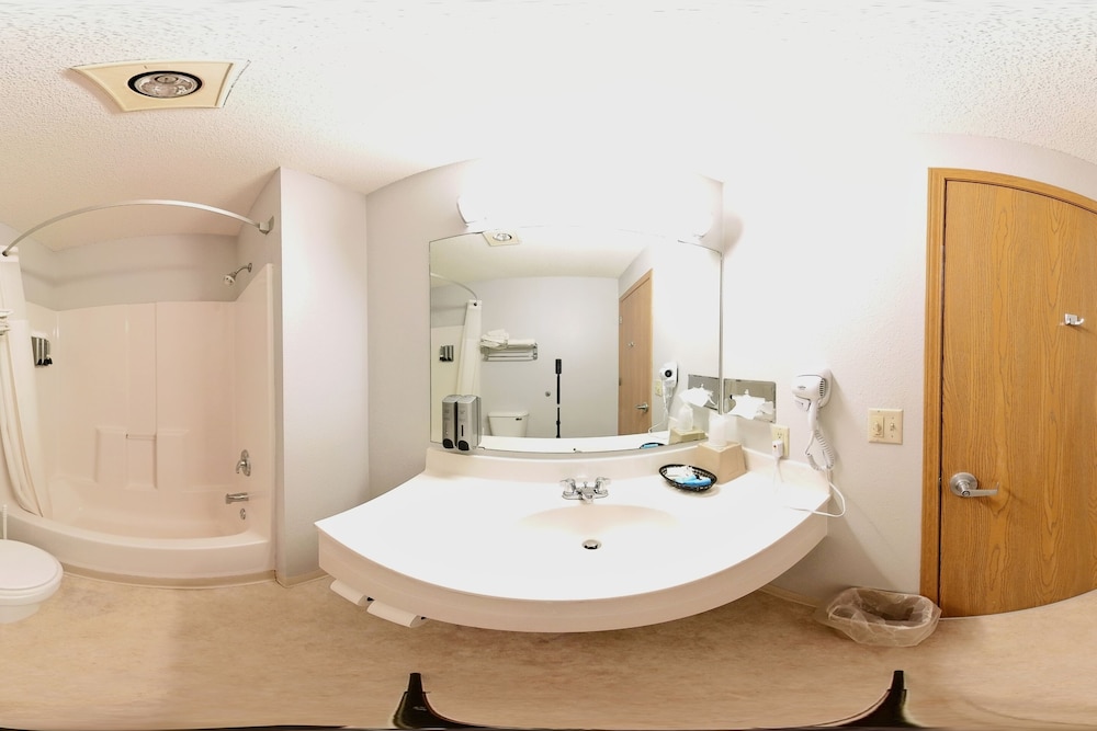 Coratel Inn and Suites by Jasper New Richmond - photo 21