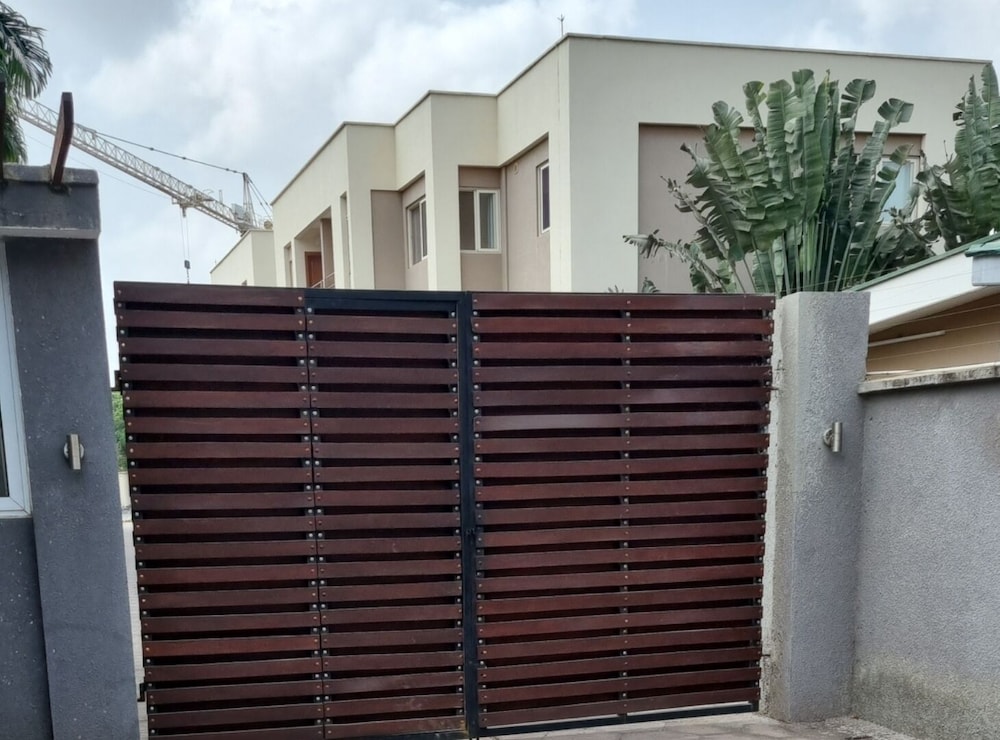 Luxurious 3 bed Apartment in Cantonments Accra — 4-Star Luxury Hotel in Accra, Ghana