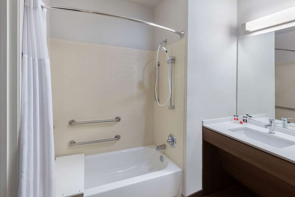 Microtel Inn & Suites by Wyndham College Station - photo 18