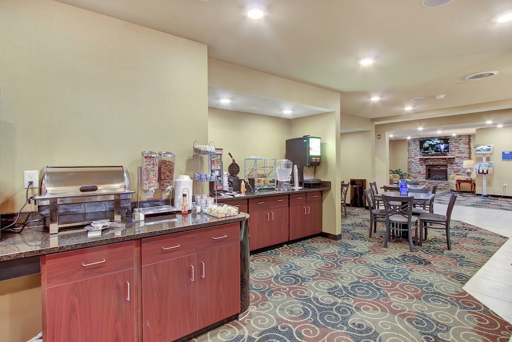 Cobblestone Hotel & Suites Waynesboro - photo 49