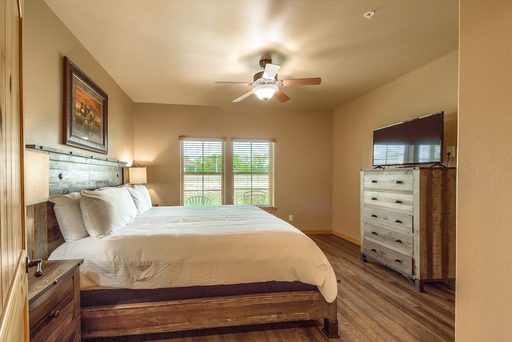 Old Mills Resort OM A10 2 Bedroom Condo by Redawning - photo 2