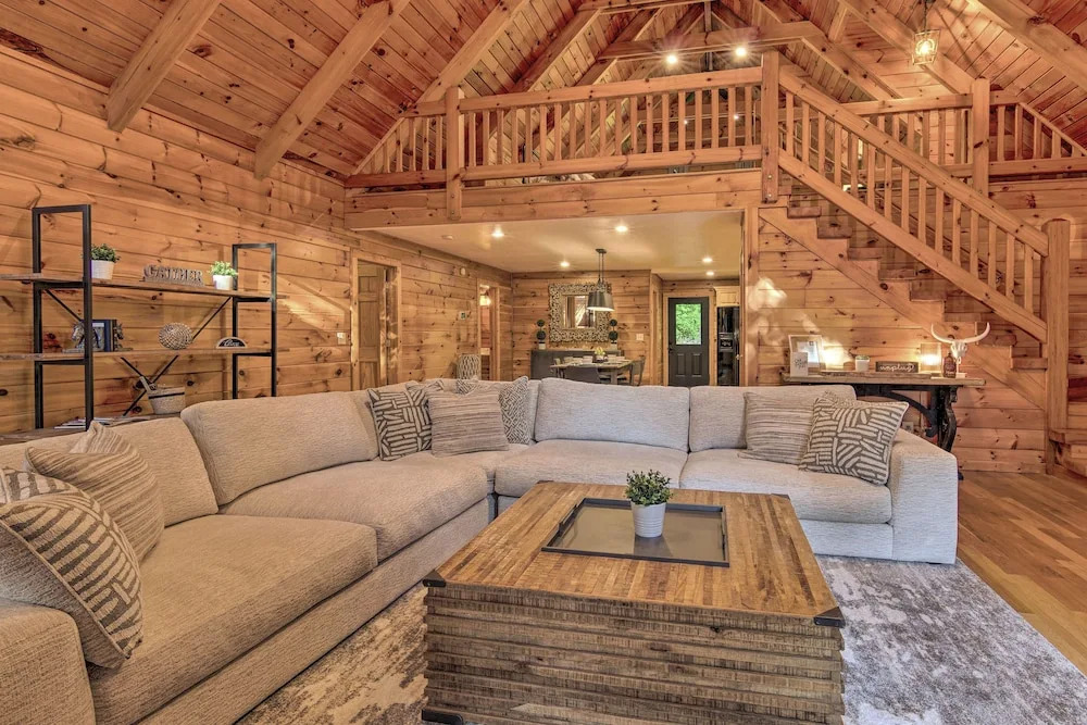 7 Mi To Ski Slopes Mars Hill Cabin With Hot Tub 17403503 — Mars Hill
