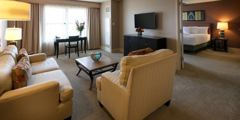 Isle Casino Hotel Bettendorf - photo 20