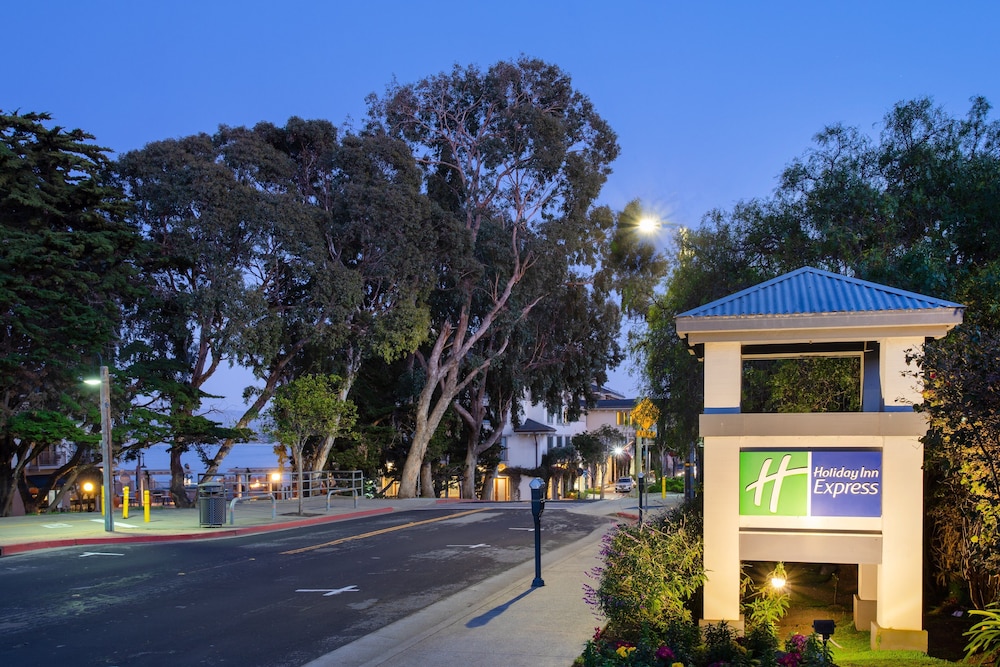 Holiday Inn Express Monterey Cannery Row by IHG - photo 42