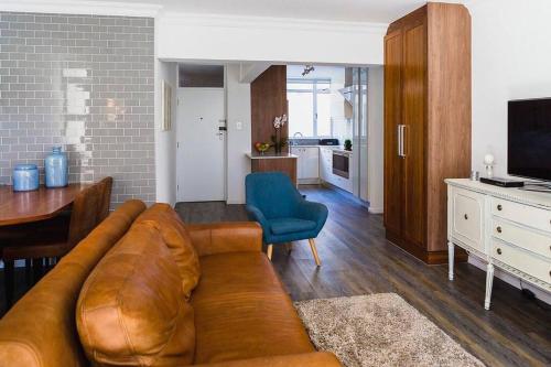 Sea Point 2 Bed Close to Beach and Cafes