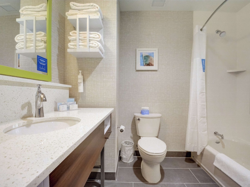 Hampton Inn and Suites Williamstown Ark Encounter - photo 30