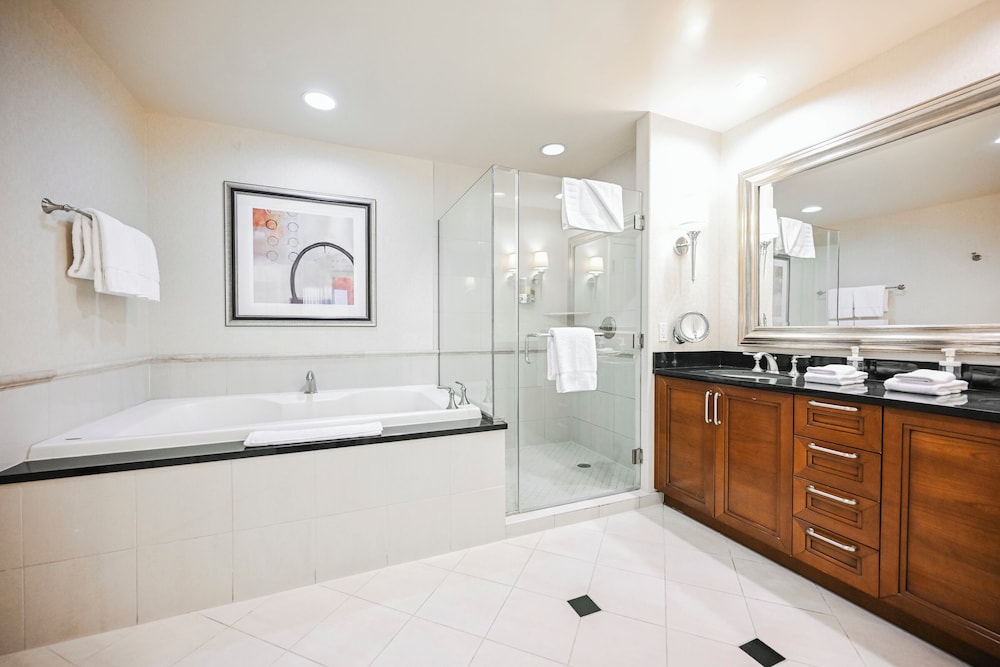 StripViewSuites at Signature - photo 214