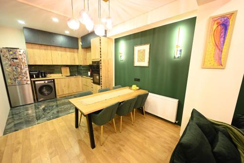 Luxury City Center Home