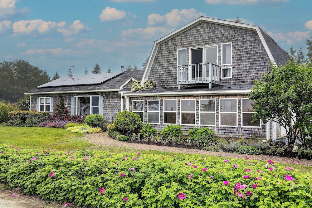 Bay Views: Peaceful Acadia National Park Getaway pet-friendly hotel Steuben