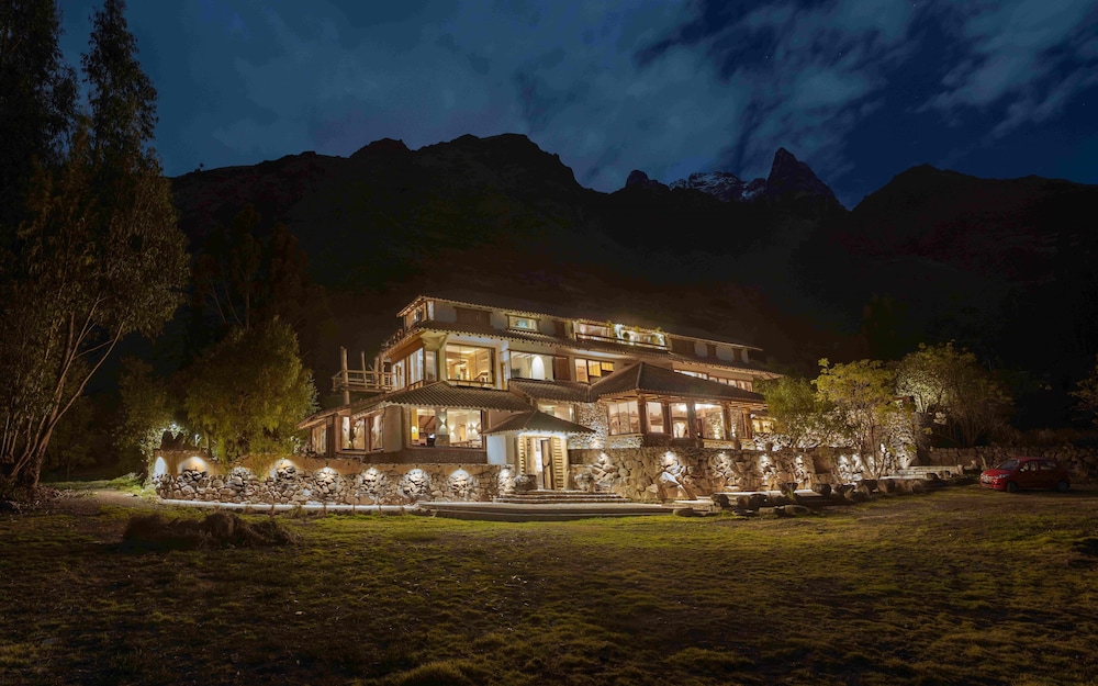 Casa Raiz Handmade House Luxury Stay — 4-Star Luxury Hotel in Calca, Peru