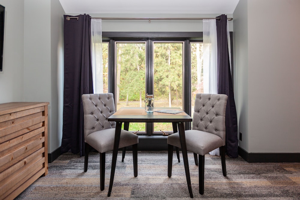 The Brewery Lodge Hotel - photo 4