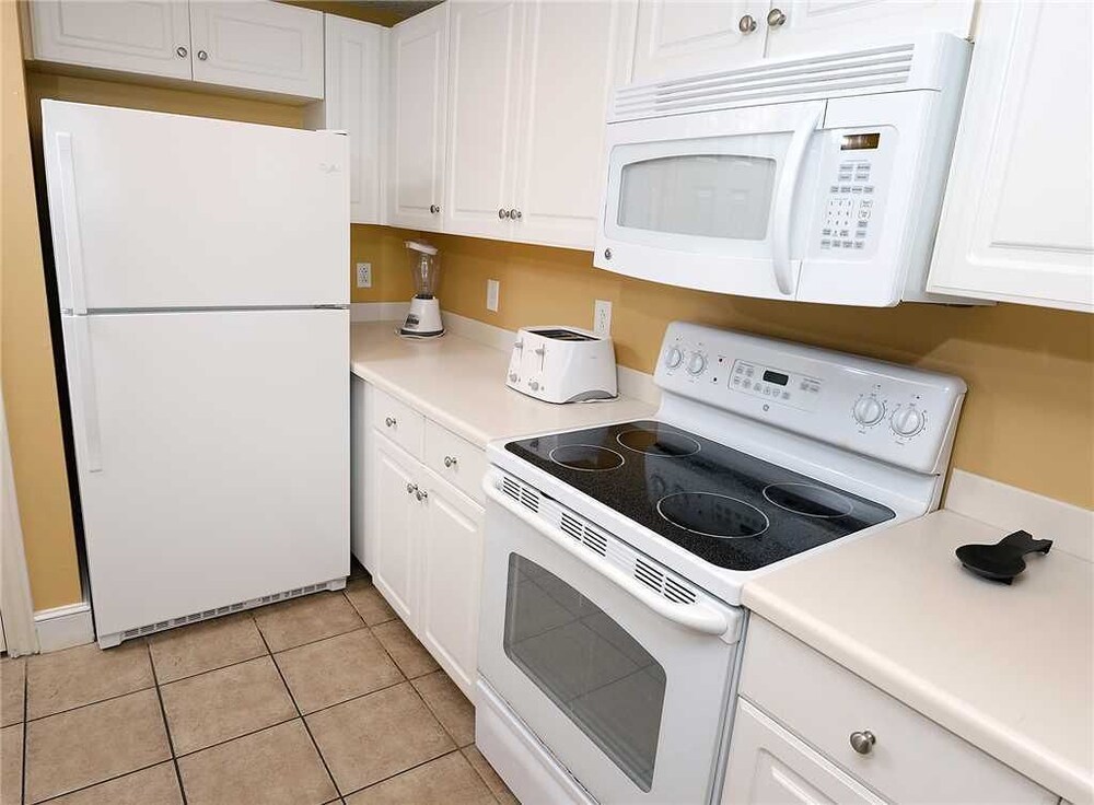 Majestic 1206 East Tower II Three Bedroom Condo - photo 12