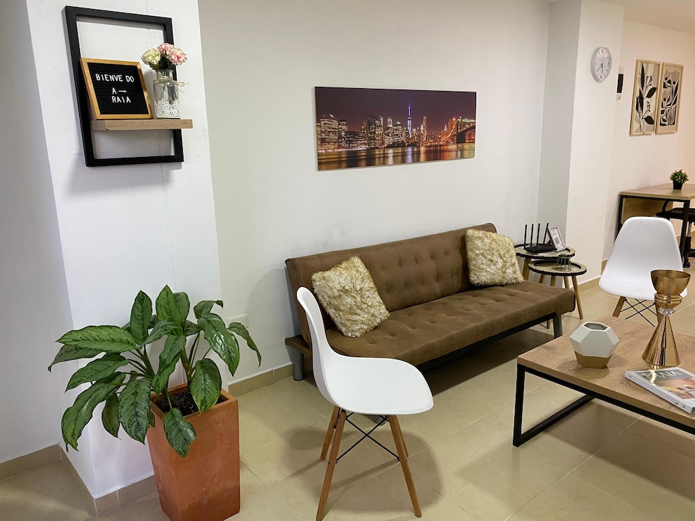 Praia Apartaestudios — 4-Star Luxury Hotel in Sabaneta, Colombia