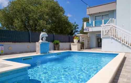 3 Bedroom Amazing Home In Vinovac — 4-Star Luxury Hotel in Pirovac, Croatia