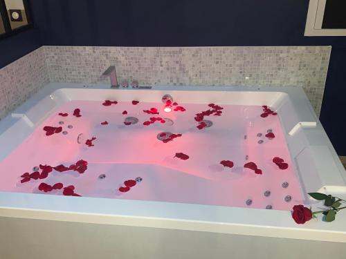 L’Eclipse maison romantique avec Jacuzzi — Cleon — photo 4