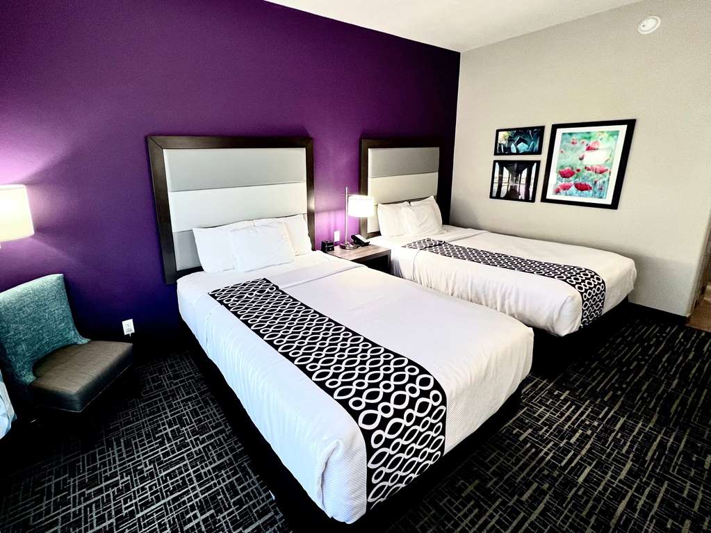 La Quinta Inn & Suites by Wyndham Pharr North McAllen - photo 25