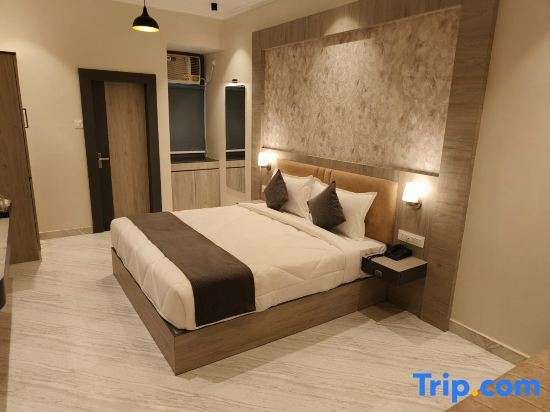 Veda INN by Chrysdorf in Fyzabad, India