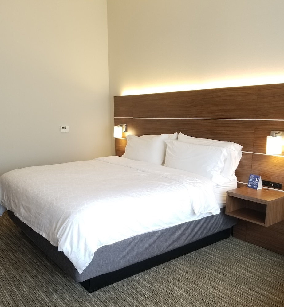 Holiday Inn Express & Suites Elko by IHG - photo 8