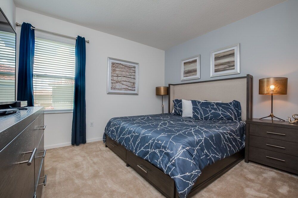Massive 12 Bed 9.5 Bath Villa at Solterra Resort - photo 19
