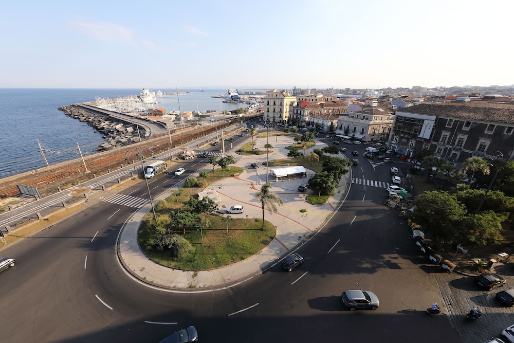Oblò Apartment — 4-Star Luxury Hotel in Catania, Italy