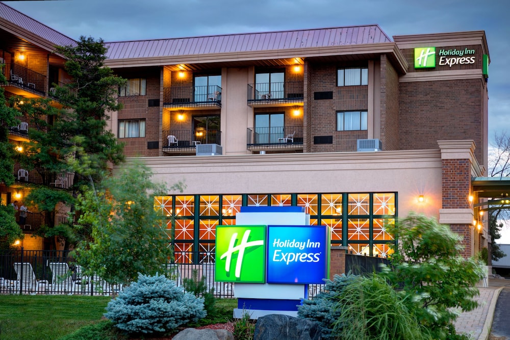 Holiday Inn Express Rolling Meadows Schaumburg Area by IHG - photo 22