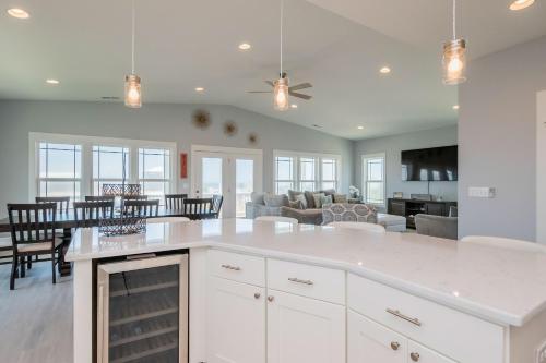 Sweet Sunshine by Oak Island Accommodations - photo 5