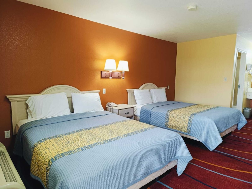 Heights Inn - photo 23