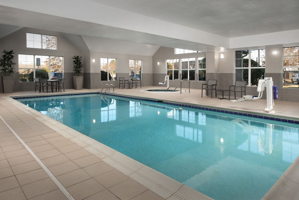 Residence Inn by Marriott Fayetteville Cross Creek - photo 32