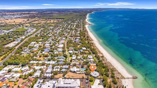 Escape to the Cape Villa 15 — 4-Star Luxury Hotel in Broadwater, Australia