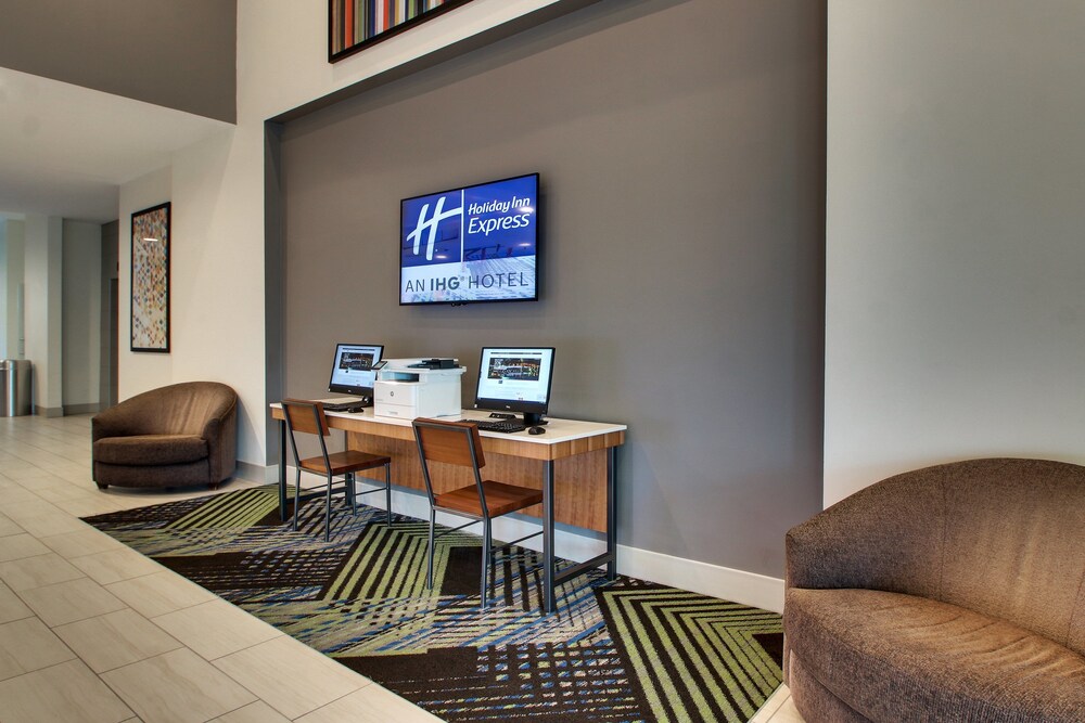 Holiday Inn Express Lexington North Georgetown by IHG - photo 32