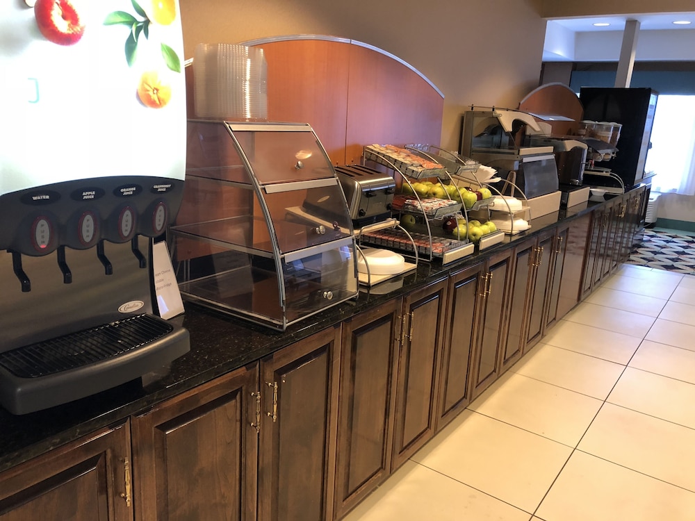 Country Inn & Suites by Radisson Murrells Inlet SC - photo 14