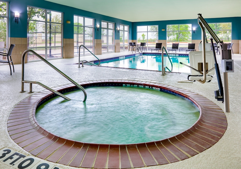 Holiday Inn Express Hotel & Suites Cleburne by IHG - photo 19