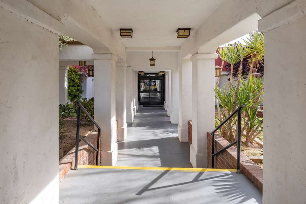 Quality Inn On Historic Route 66 - photo 4