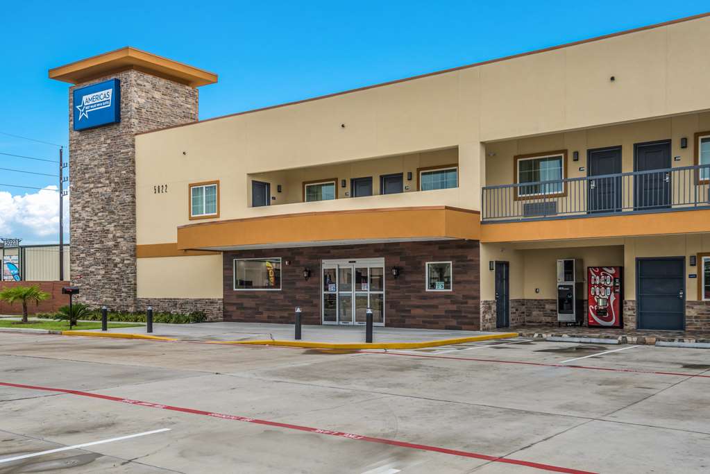 Americas Best Value Inn & Suites Houston at Hwy 6 - photo 2