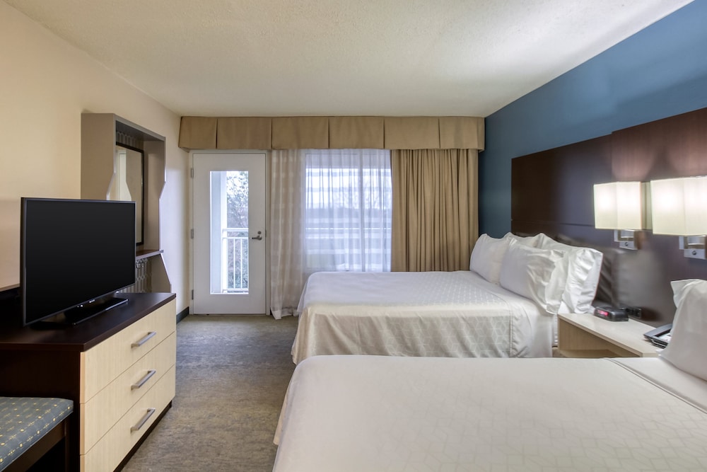 Holiday Inn Hotel & Suites Atlanta Airport North by IHG - photo 17
