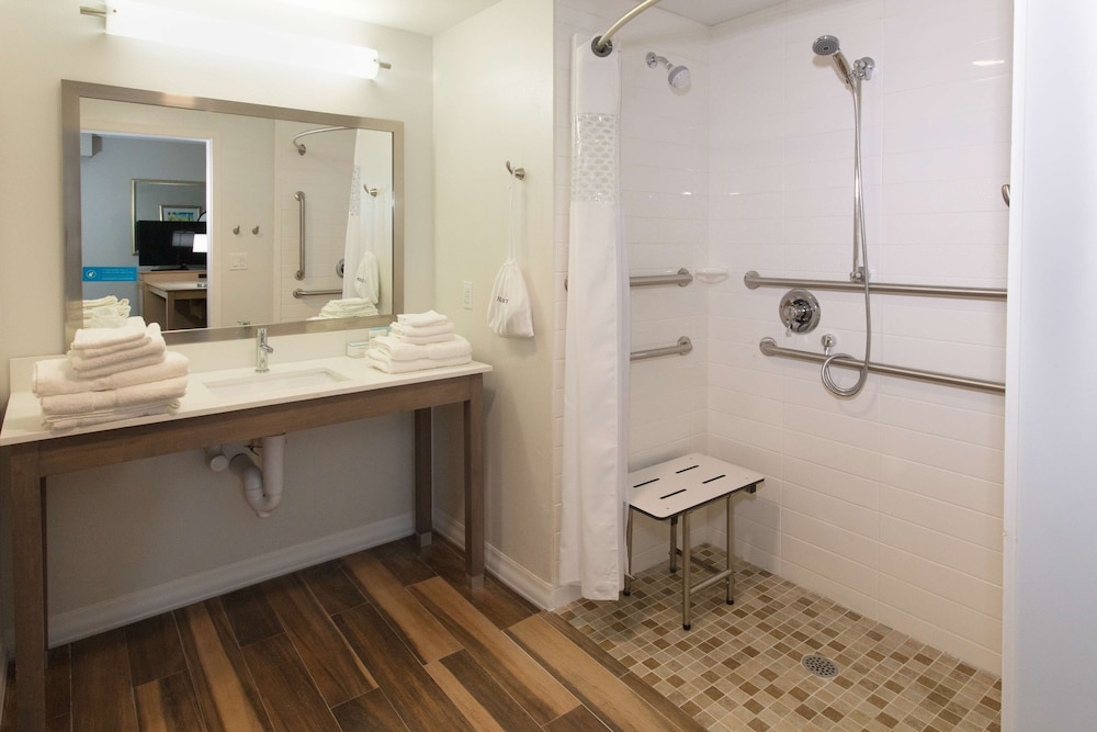 Hampton Inn Palatka - photo 21