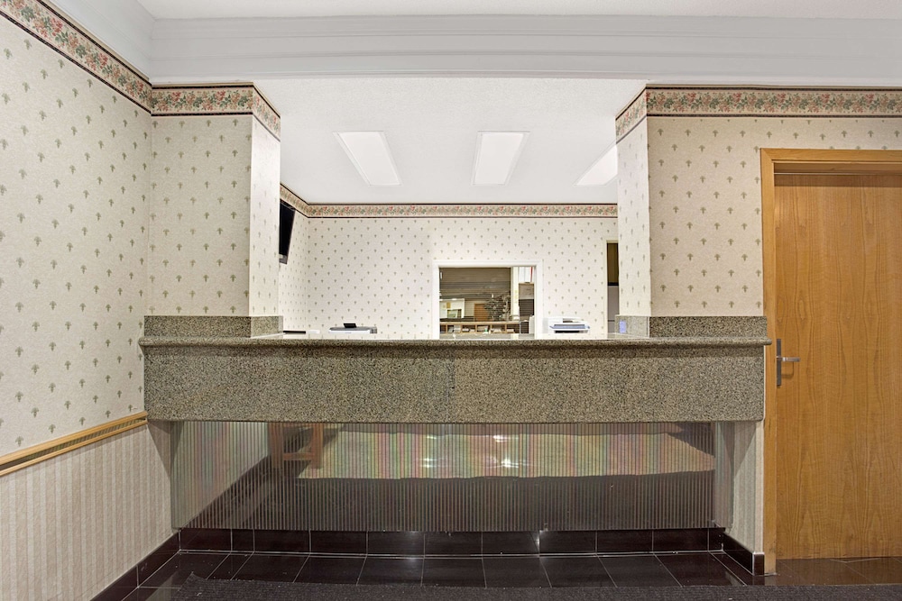 Days Inn by Wyndham Sidney OH - photo 12