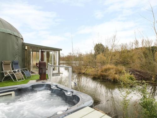 Secret Island Yurt in Tewkesbury, United Kingdom