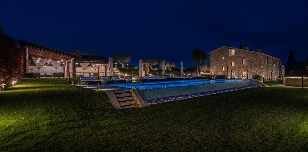 Mas Rosset Luxury Villa Girona Costa Brava — 4-Star Luxury Hotel in Cornella Del Terri, Spain