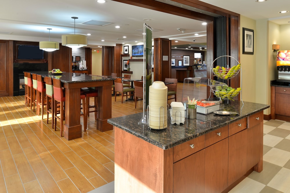 Hampton Inn Detroit Auburn Hills South - photo 22