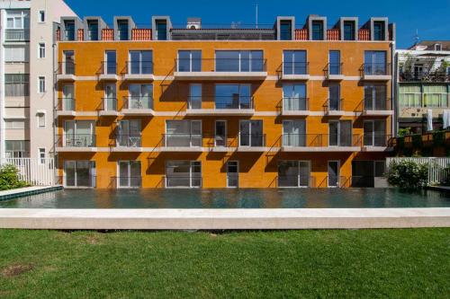 Bright 1 BDR Apartment W Pool View by LovelyStay — 4-Star Luxury Hotel in Lisbon, Portugal