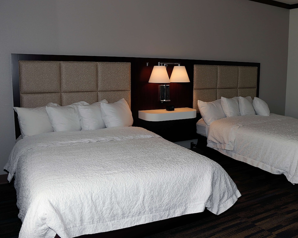 Hampton Inn & Suites Stephenville - photo 5