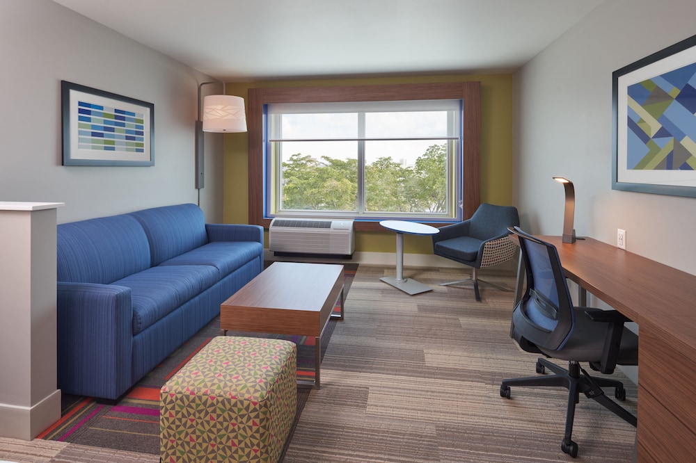 Holiday Inn Express Doral Miami by IHG - photo 2