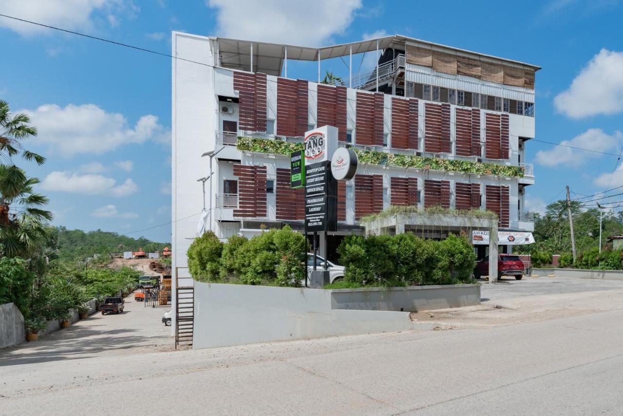 Urbanview Hotel The Tang Balikpapan by RedDoorz in Balikpapan, Indonesia