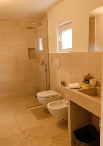 Villa Pupetta Ostuni 4 bedrooms 4 bathrooms swimming pool — 4-Star Luxury Hotel in Ostuni, Italy