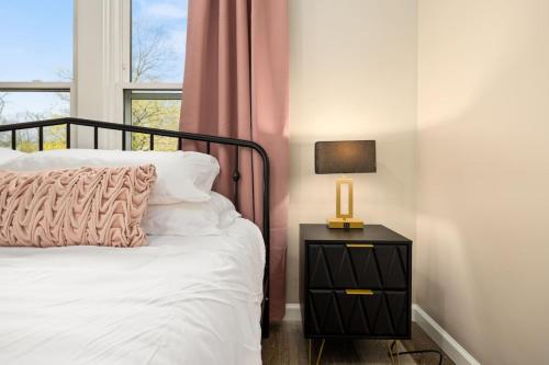Tranquil 3 Bed Retreat Sleeps 7 — Peoria