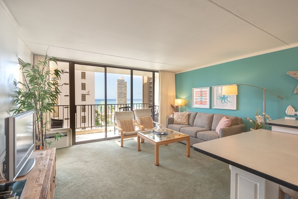 Modern 12th Floor Waikiki Banyan Condo with Partial Ocean Views by Koko Resort Vacation Rentals Honolulu - photo 16